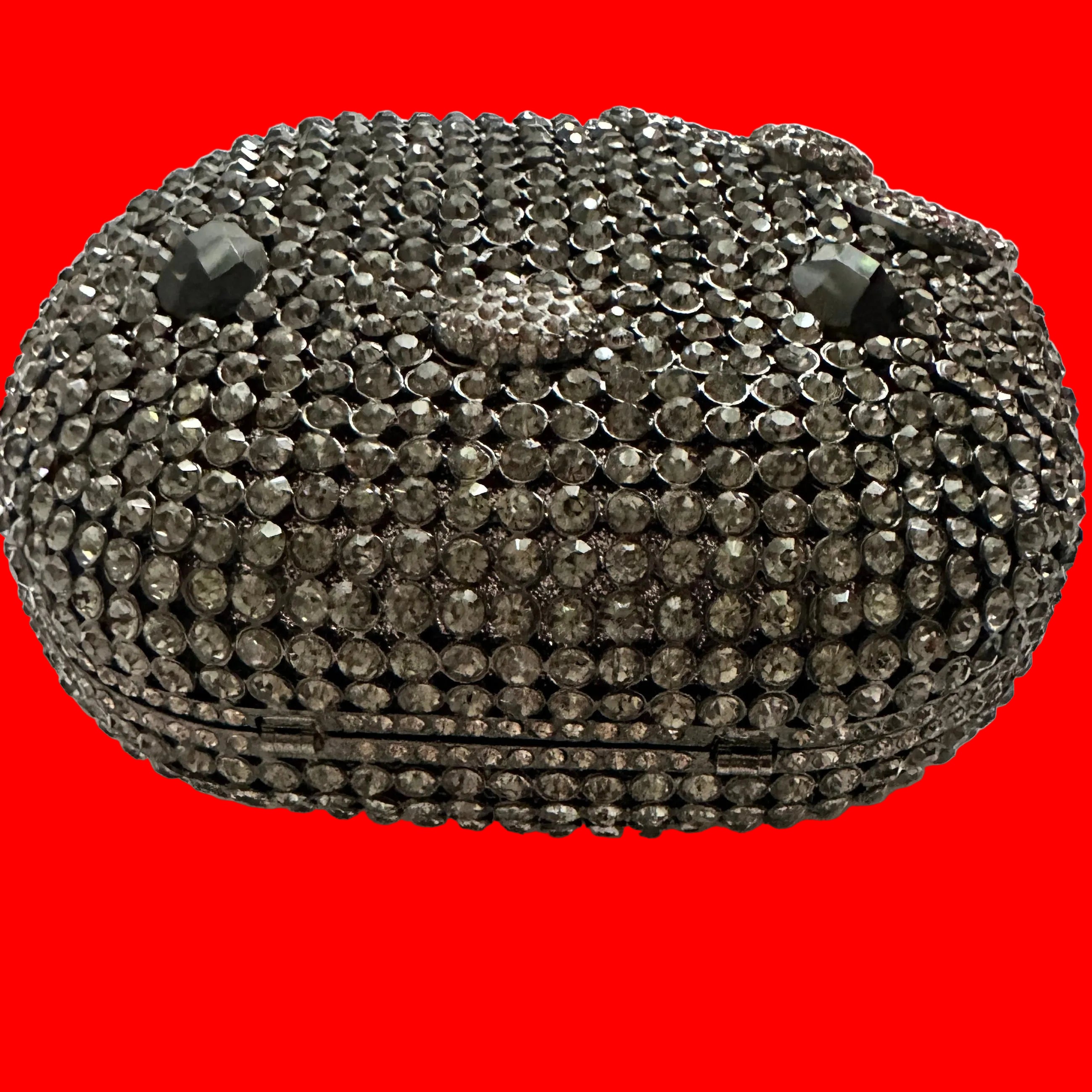 Bear Head Clutch