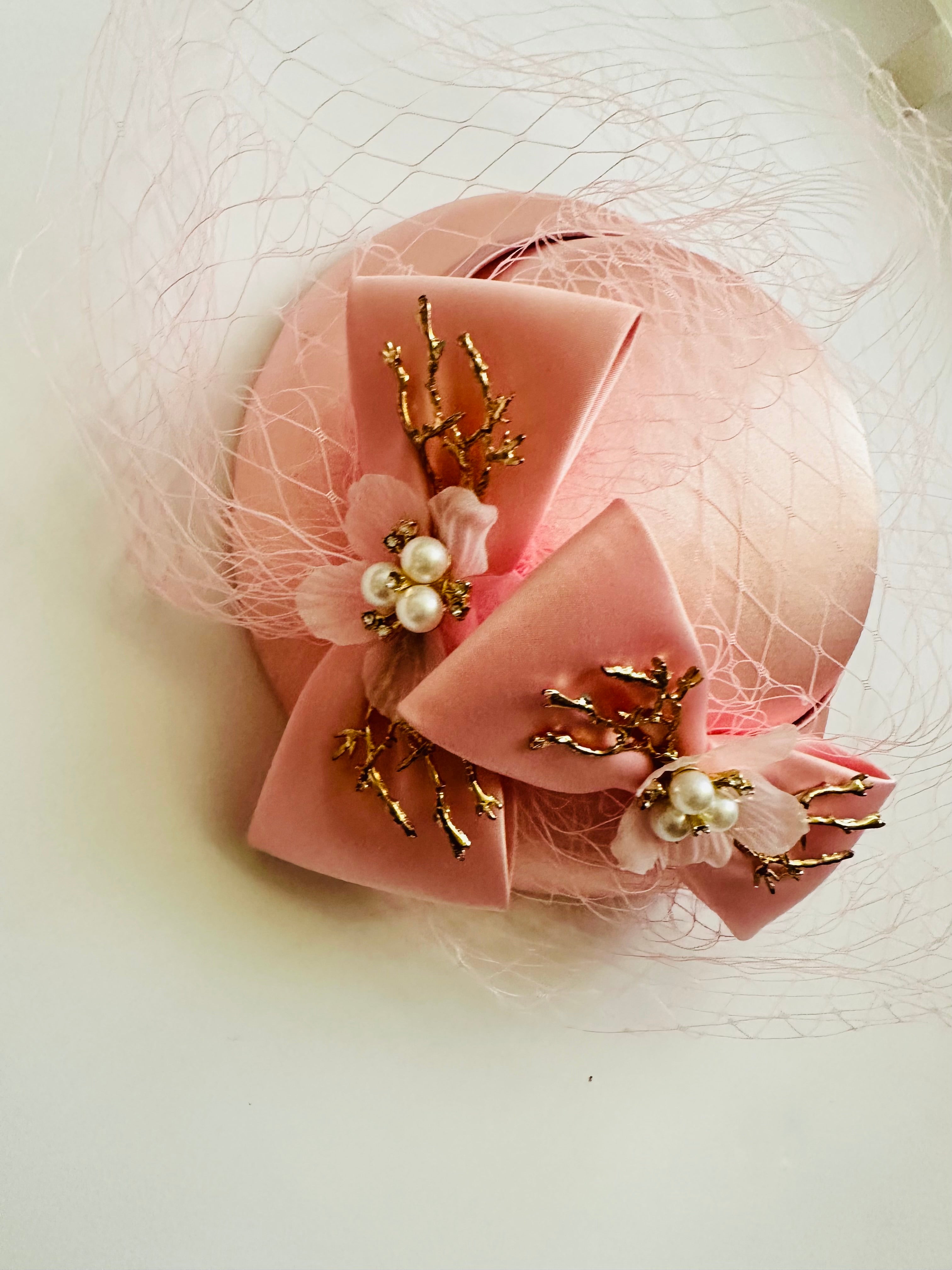 Elegant headpiece