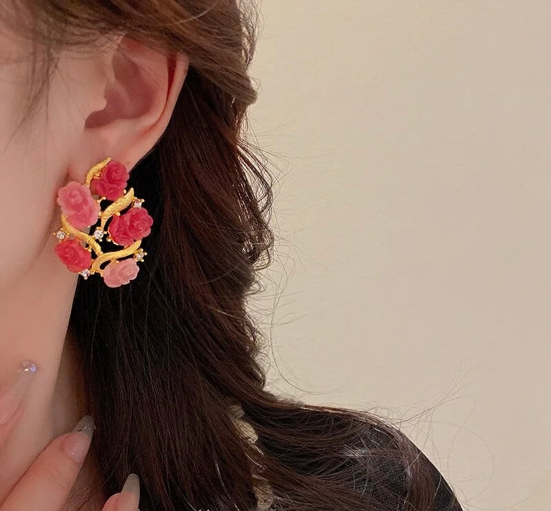 Rose Neckless Set & Brooch Pin