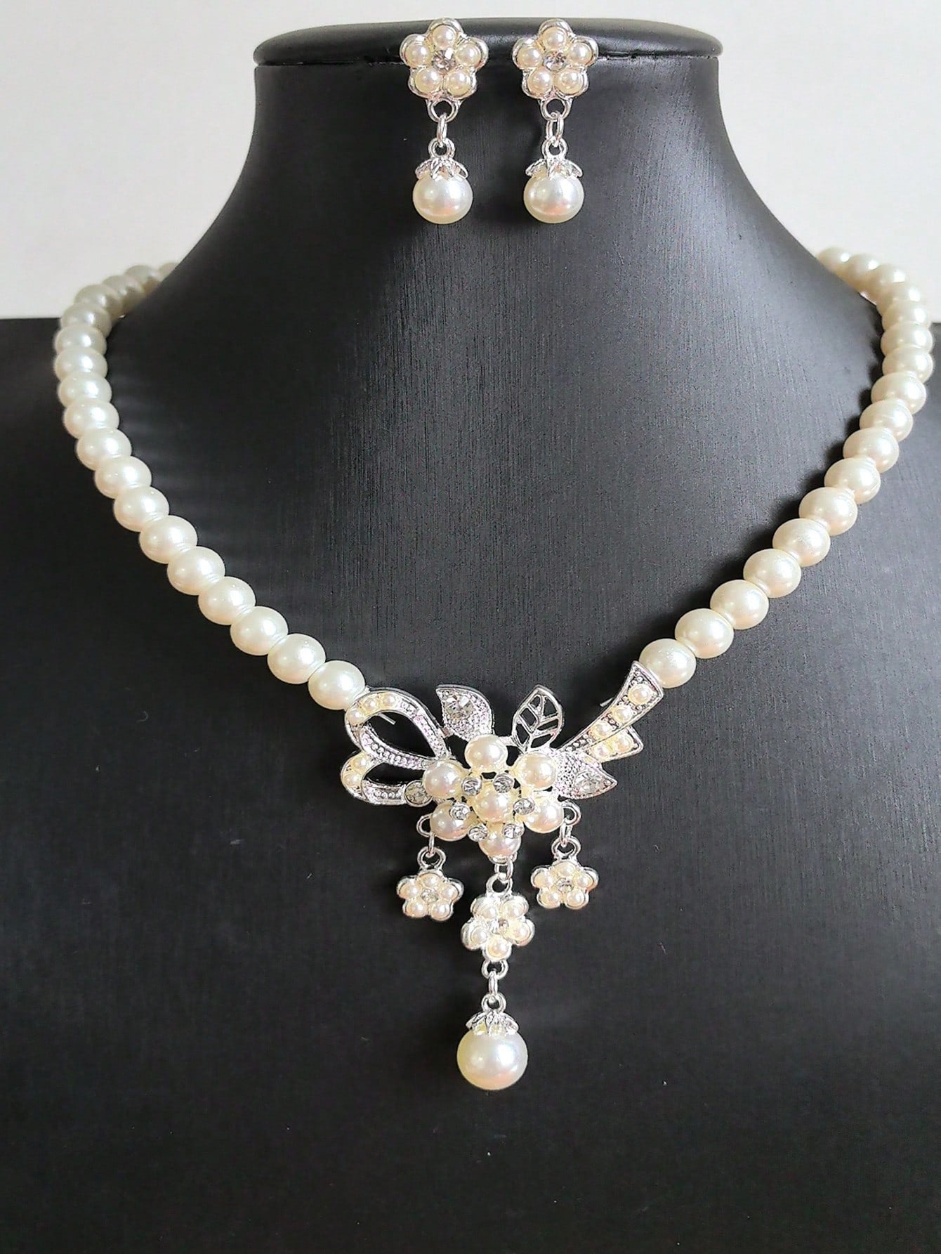 Pearl Necklace Set
