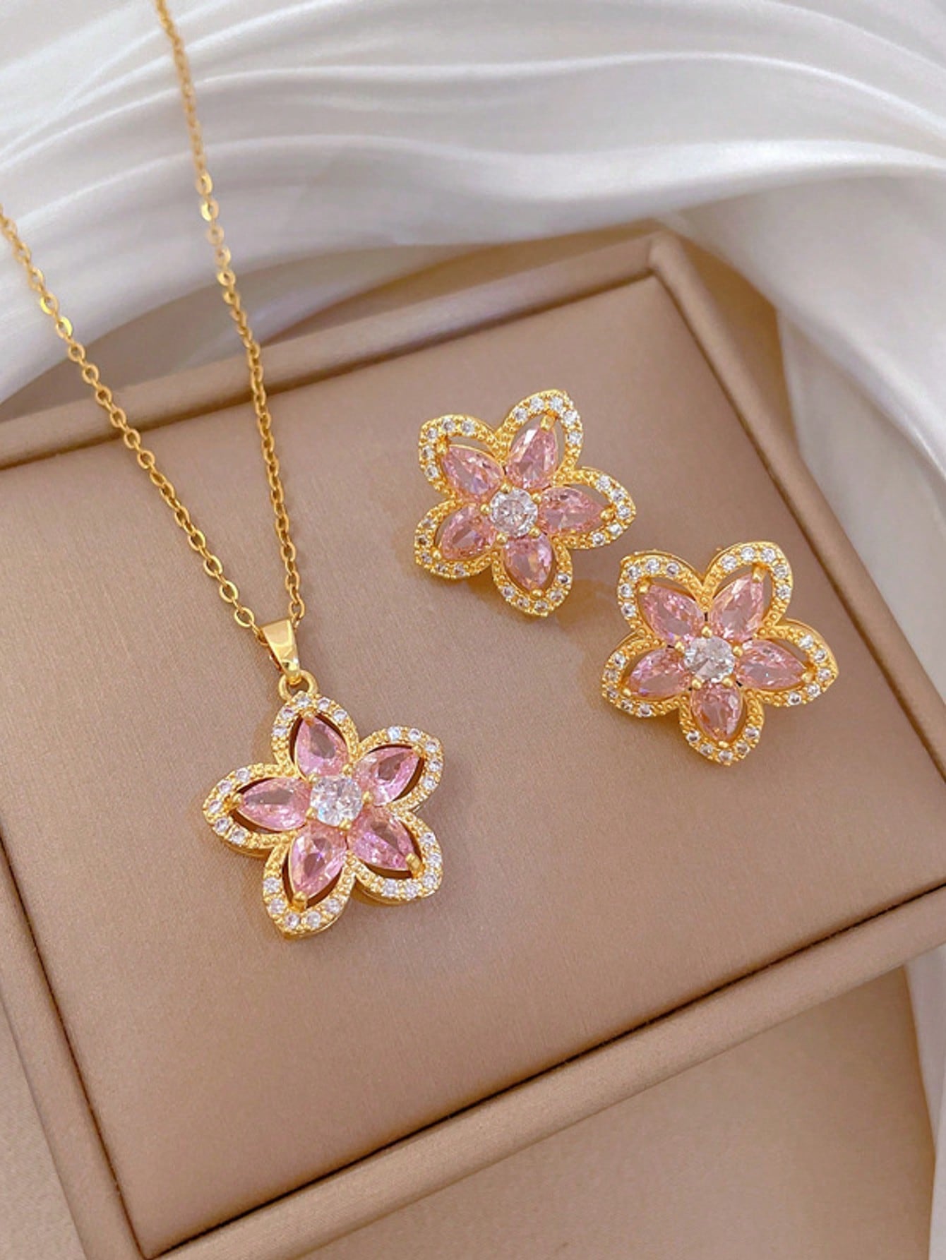 Star Neckless Set