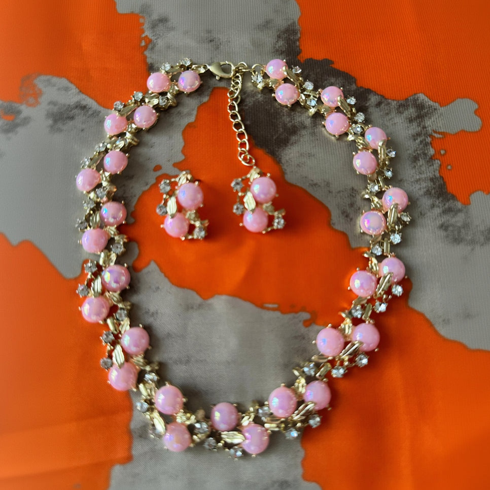 Faux Pearl Necklace Set