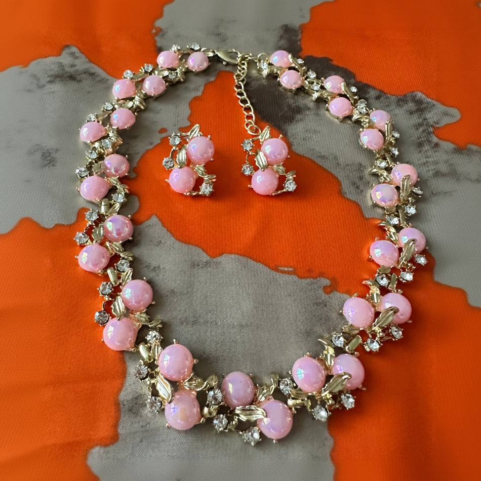 Faux Pearl Necklace Set