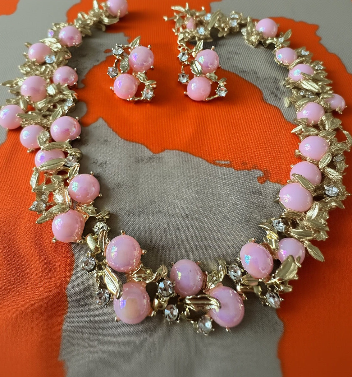 Faux Pearl Necklace Set